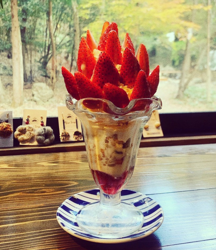 いちごパフェ